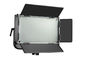 Negro de Aluminun que contiene el panel video LED604ASV de LLEDLight con el soporte de V